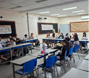 Foto de alunos do Ensino Fundamental II